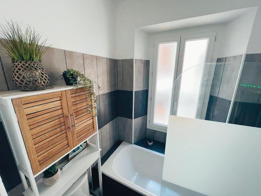 Grand Appartement Cosy Lumineux Saint-Maximin Esterno foto
